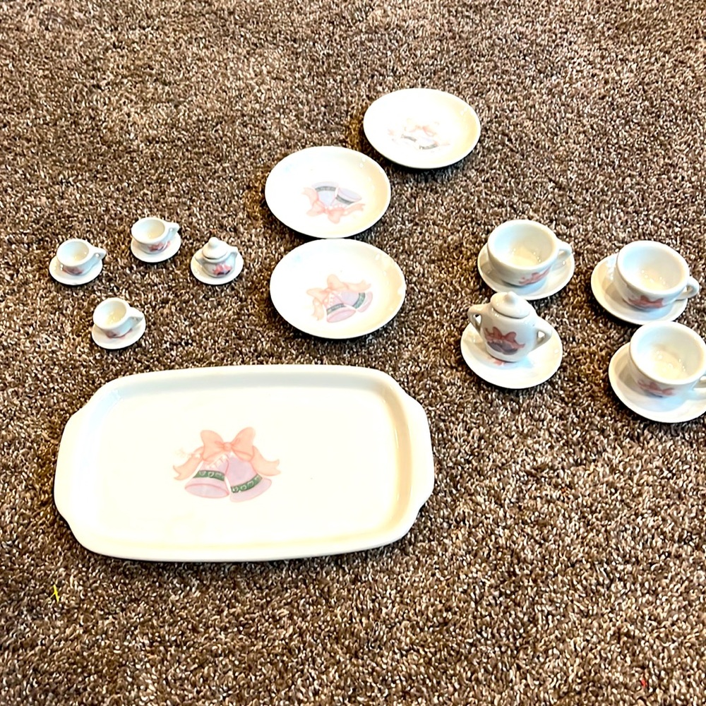 Mini‎ porcelain tea set